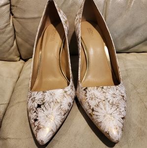 Michael Kors Dorothy Floral Gold white heels